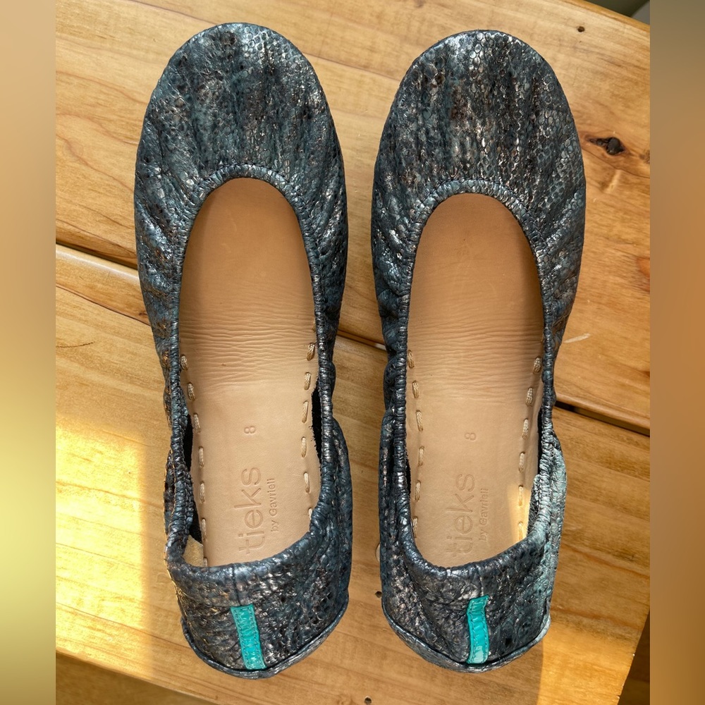 Drago Tieks, size 8 🖤